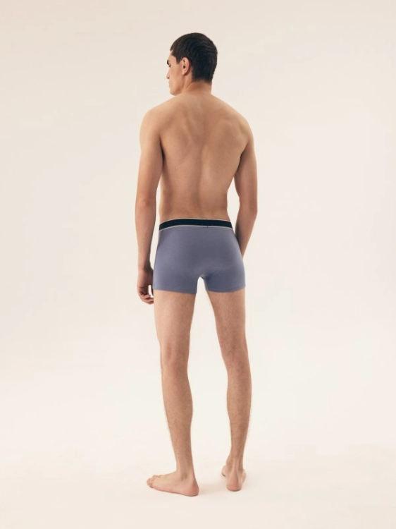 799-HENBX42704-MLC_3.jpg