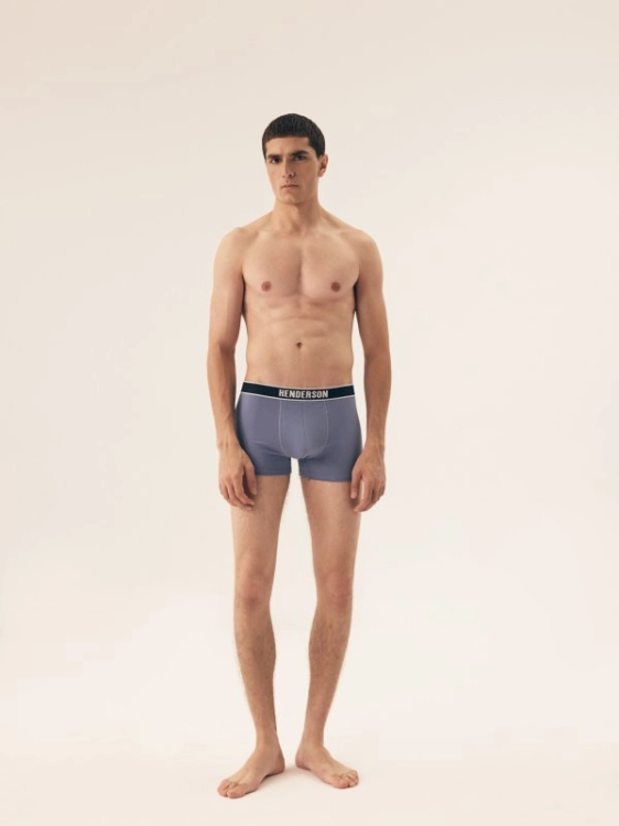 799-HENBX42704-MLC_4.jpg