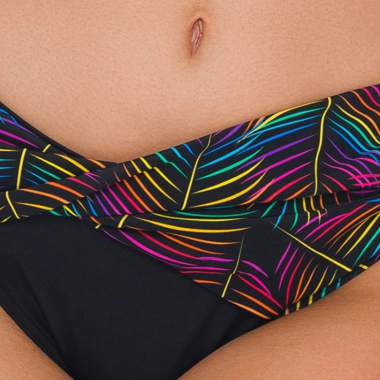 Dwuczęściowy strój kąpielowy z usztywnianymi miseczkami Self Galapagos 3 690GP3 1 czarny - prezentacja modelu, ujęcie 7
